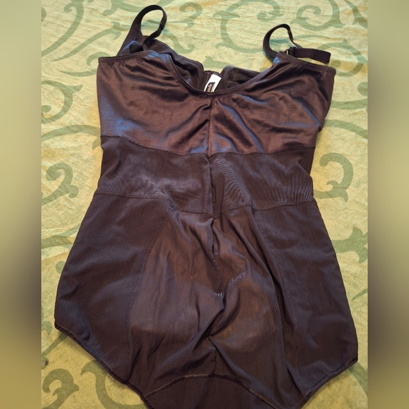 Chantelle Black and Cream Lace Bodysuit - Picture 5 of 5